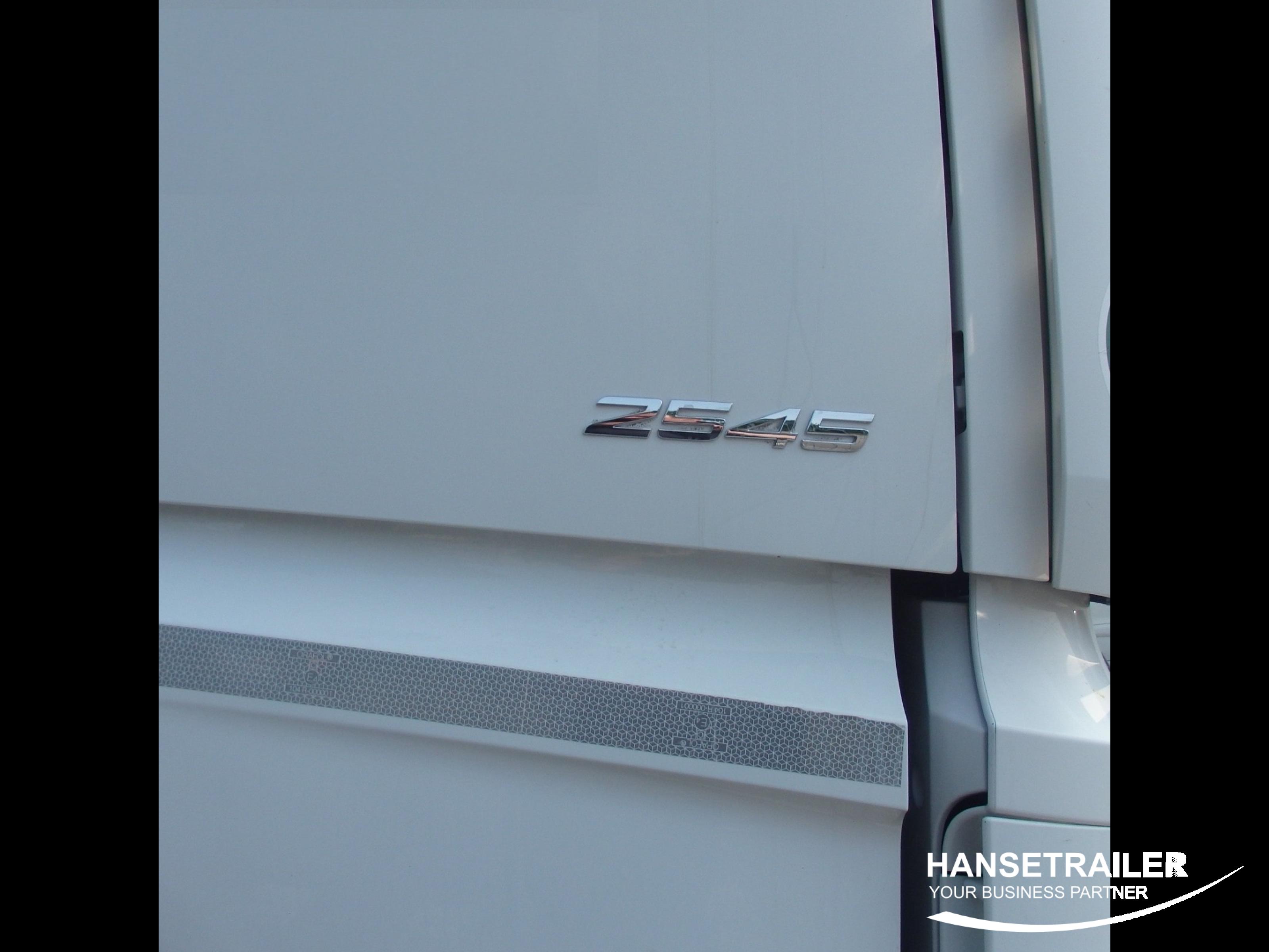 2016 Autotrain Reefer Mercedes-Benz Actros 2545 Arriving