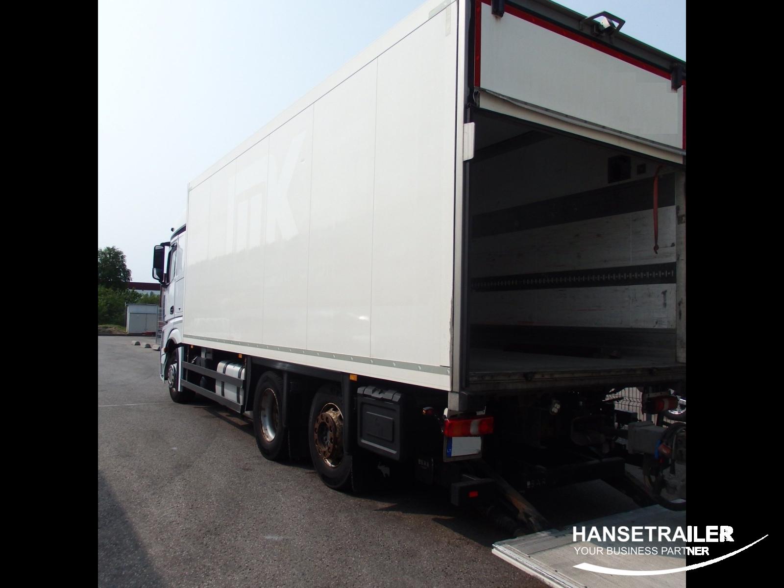 Mercedes-Benz Actros 2545 Arriving