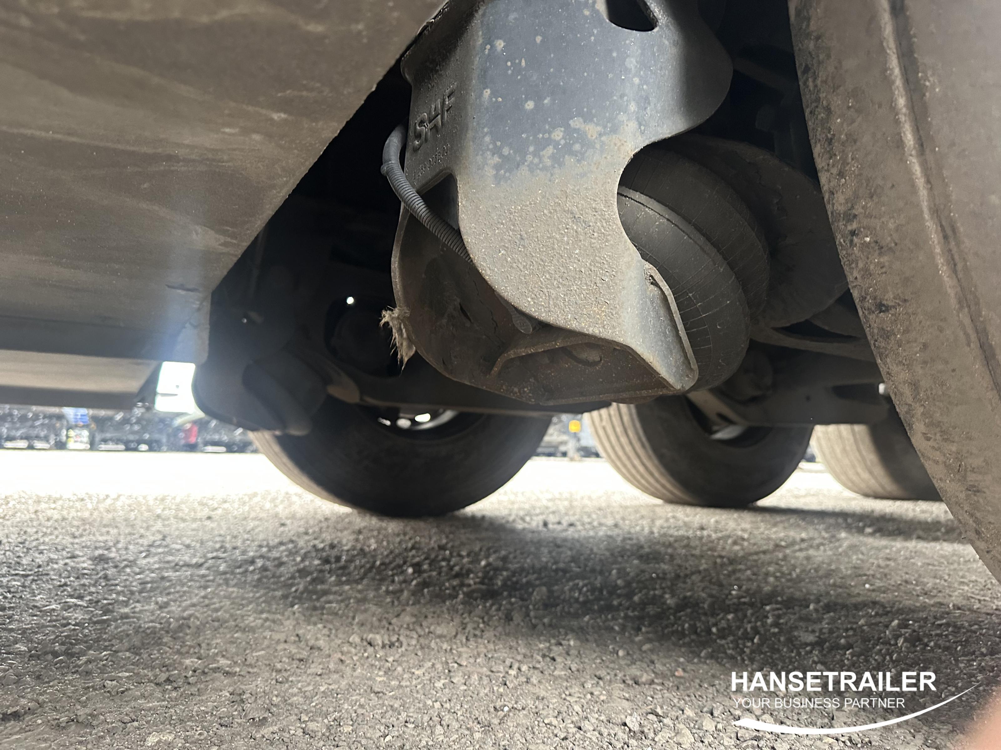 2017 Puspriekabė Užuolaidinė Krone SD SAF Lift Axle