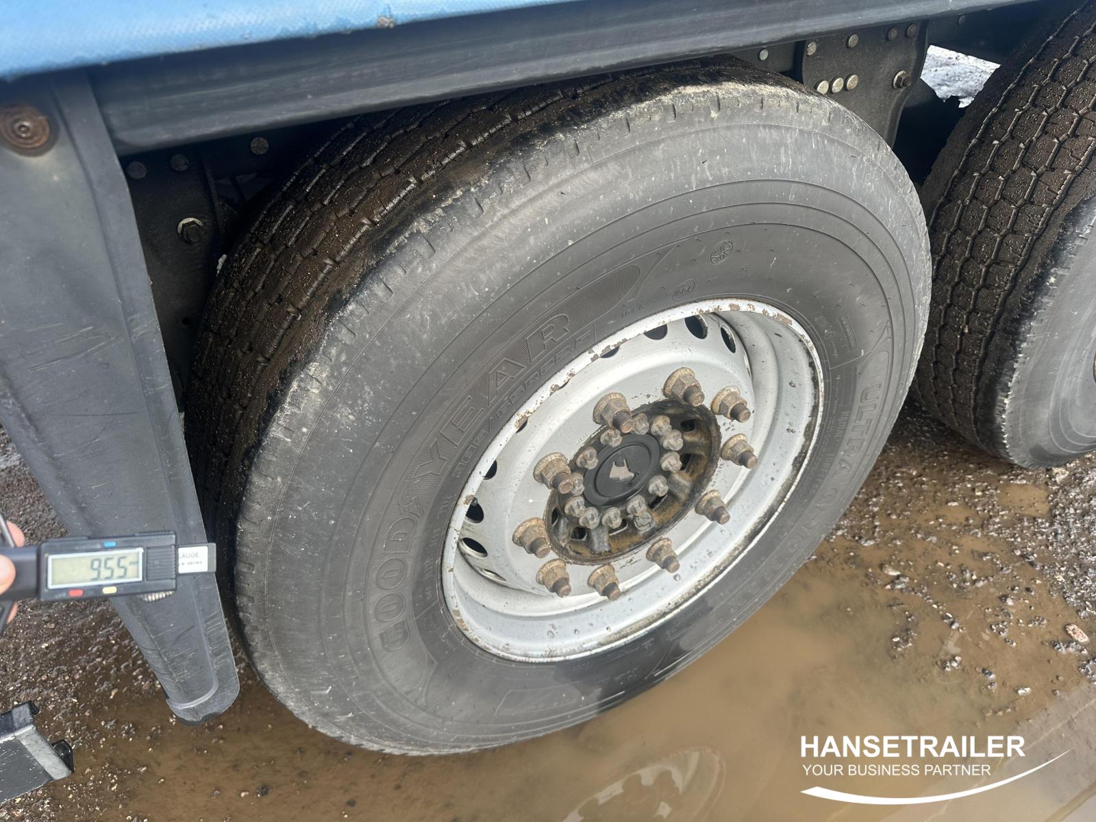 Schmitz SCS 24 Hydraulic roof