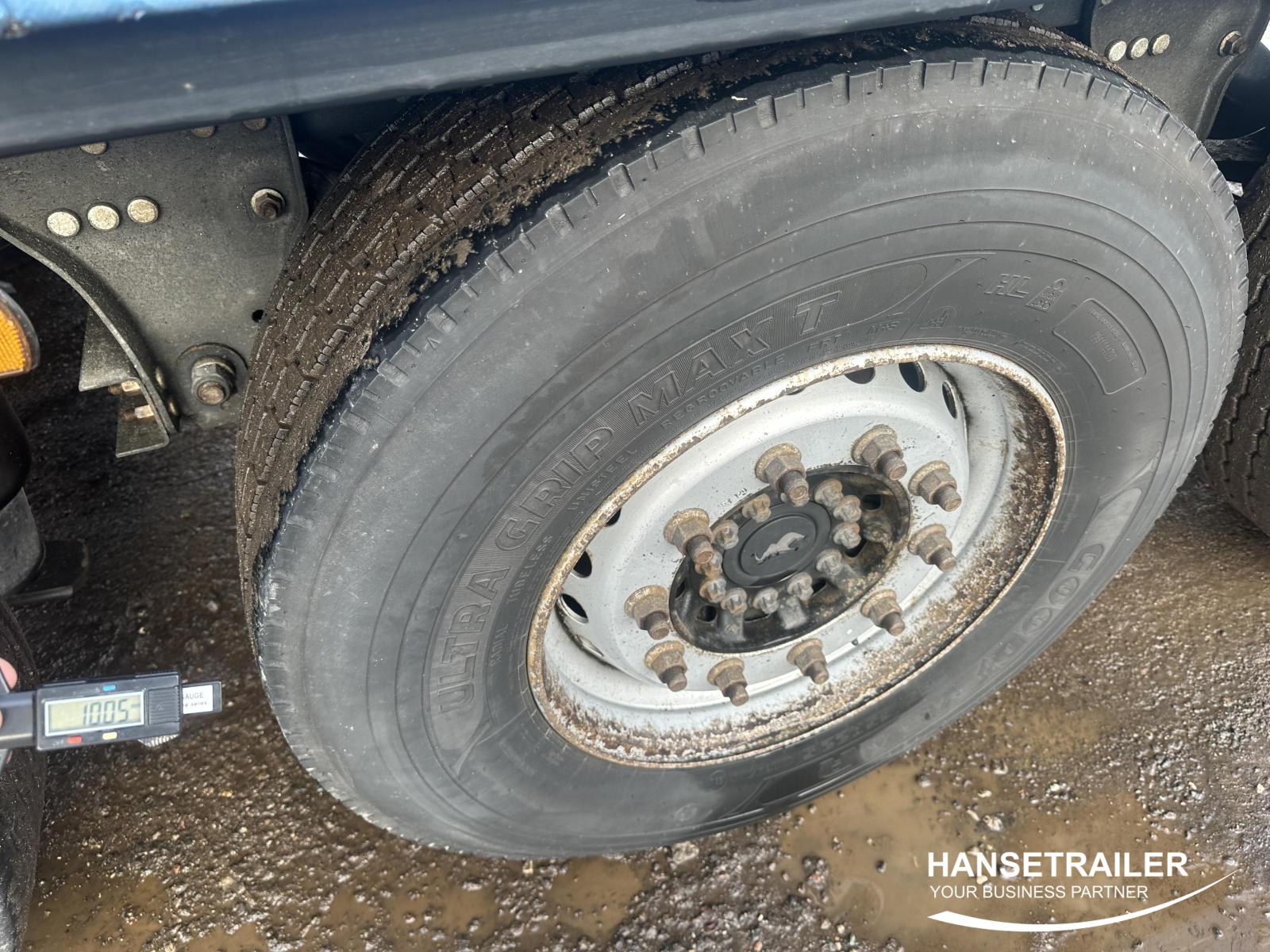 Schmitz SCS 24 Hydraulic roof