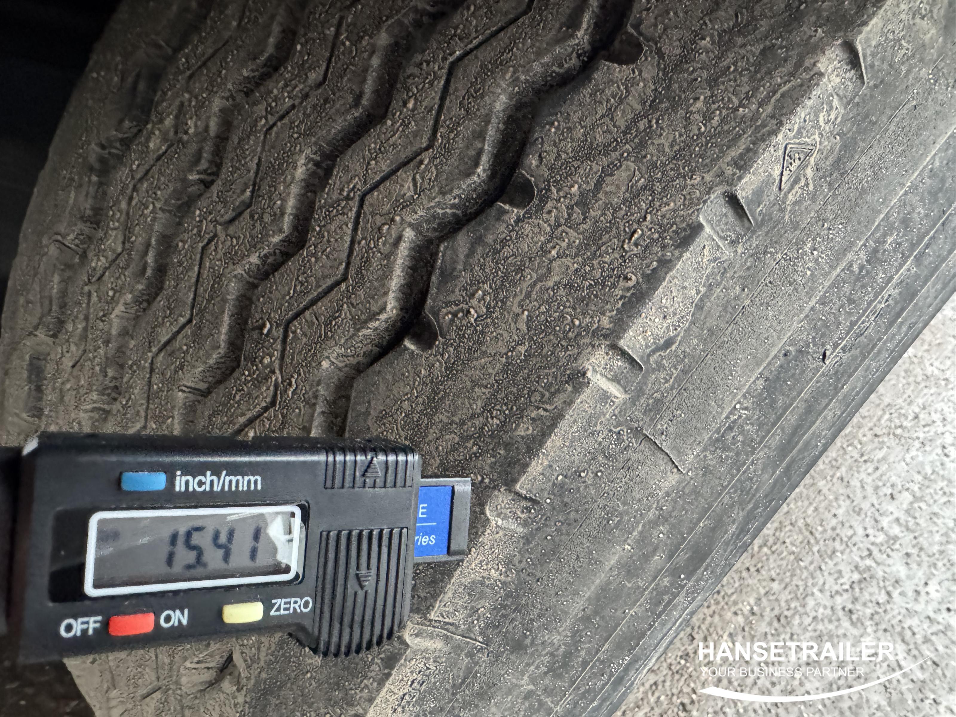 2015 Puspiekabe Gardīne Krone SD SAF Axles