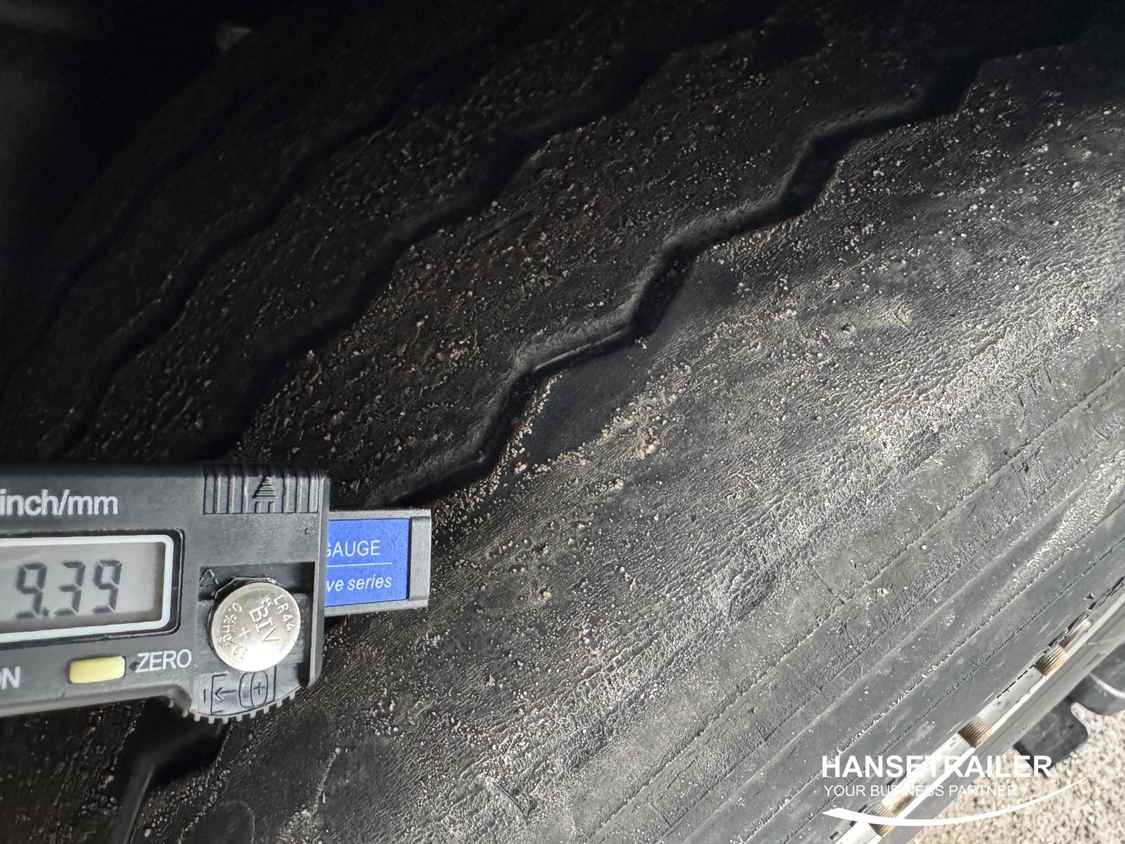 Schmitz SCS 24 Mega Low Deck