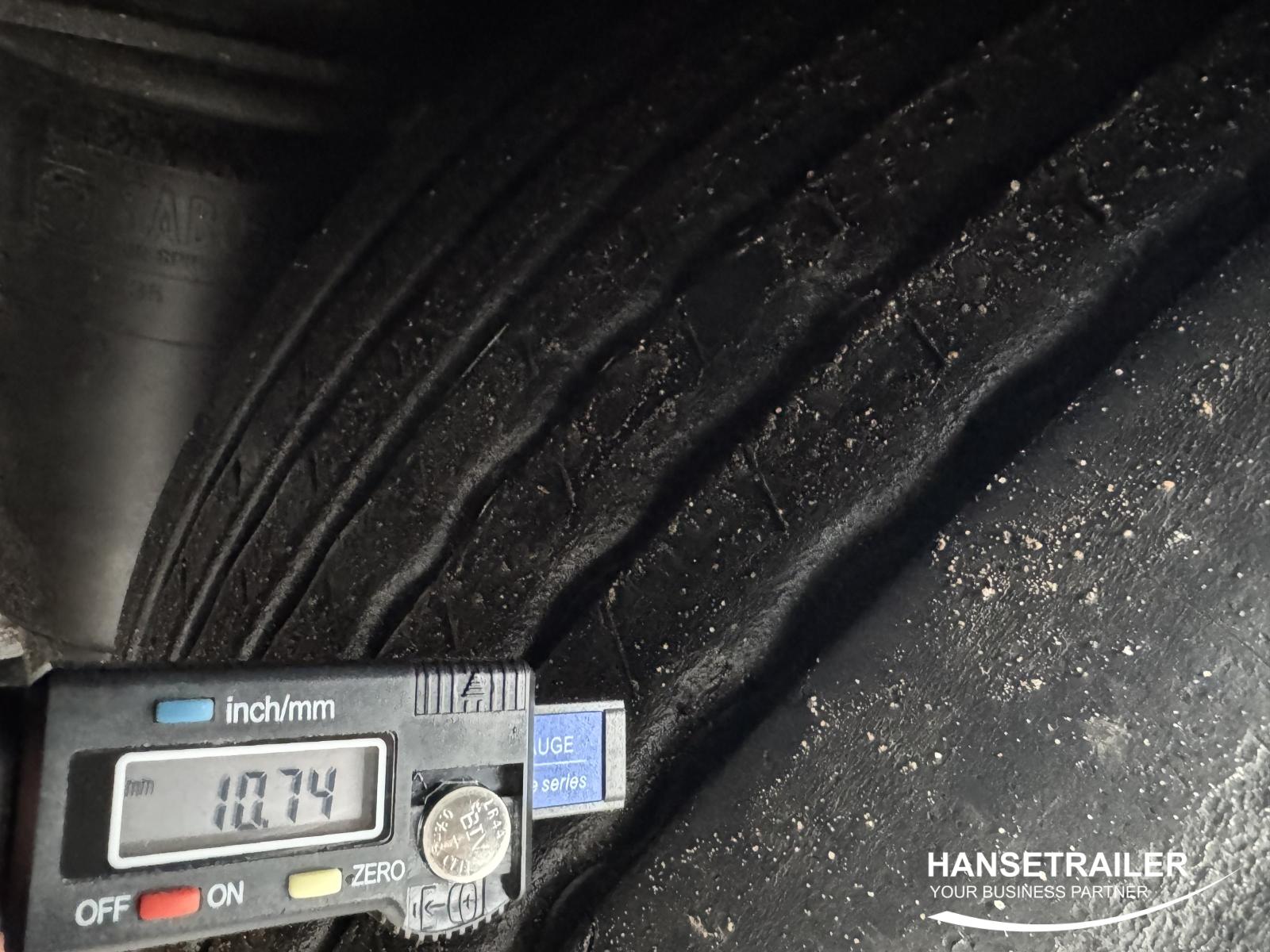 Schmitz SCS 24 Mega Low Deck