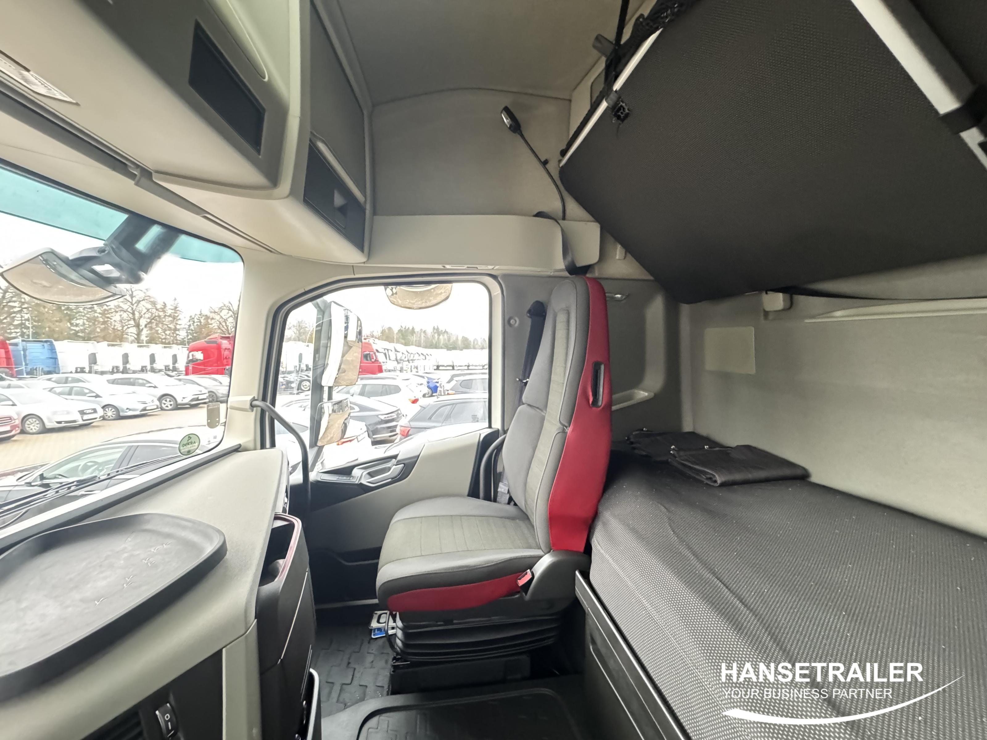 2018 Тягач 4x2 Volvo FH Mega Low Deck