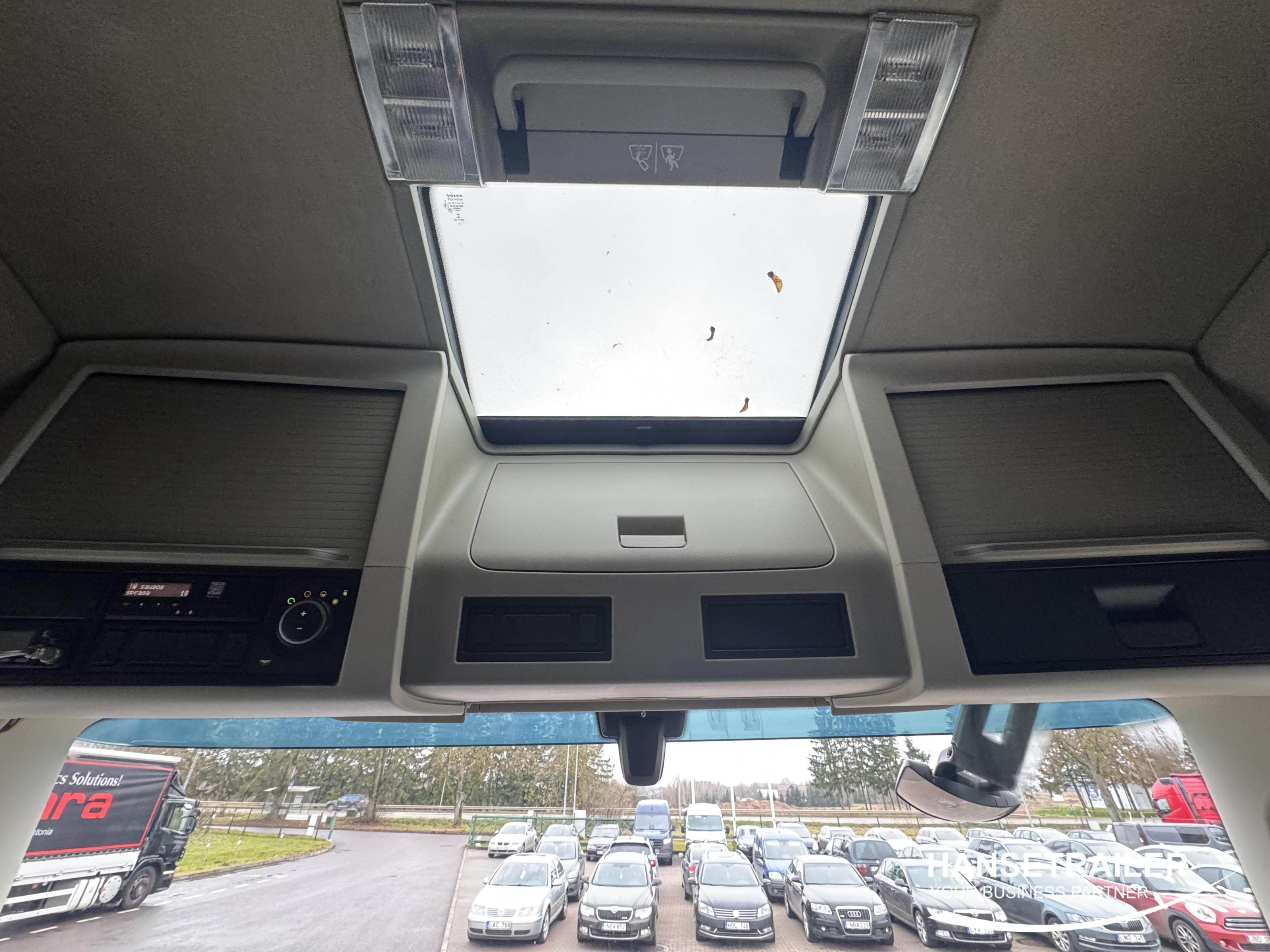 2018 Тягач 4x2 Volvo FH Mega Low Deck