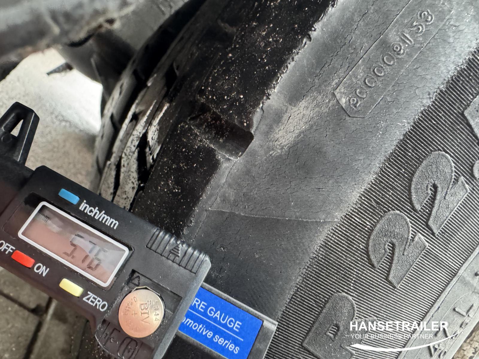 Volvo FH Mega Low Deck