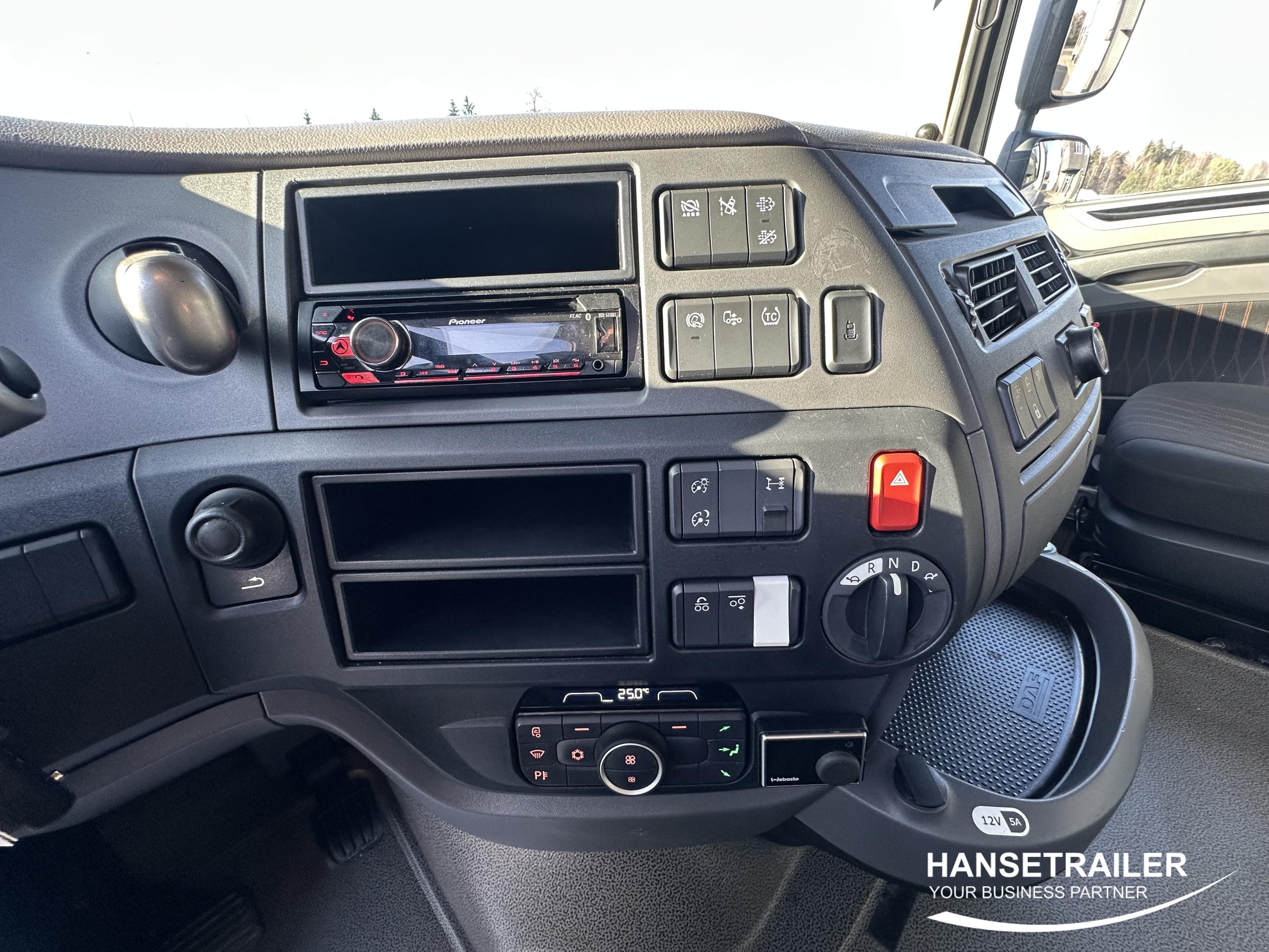 2019 Vilkikas 6x2 DAF XF106.530