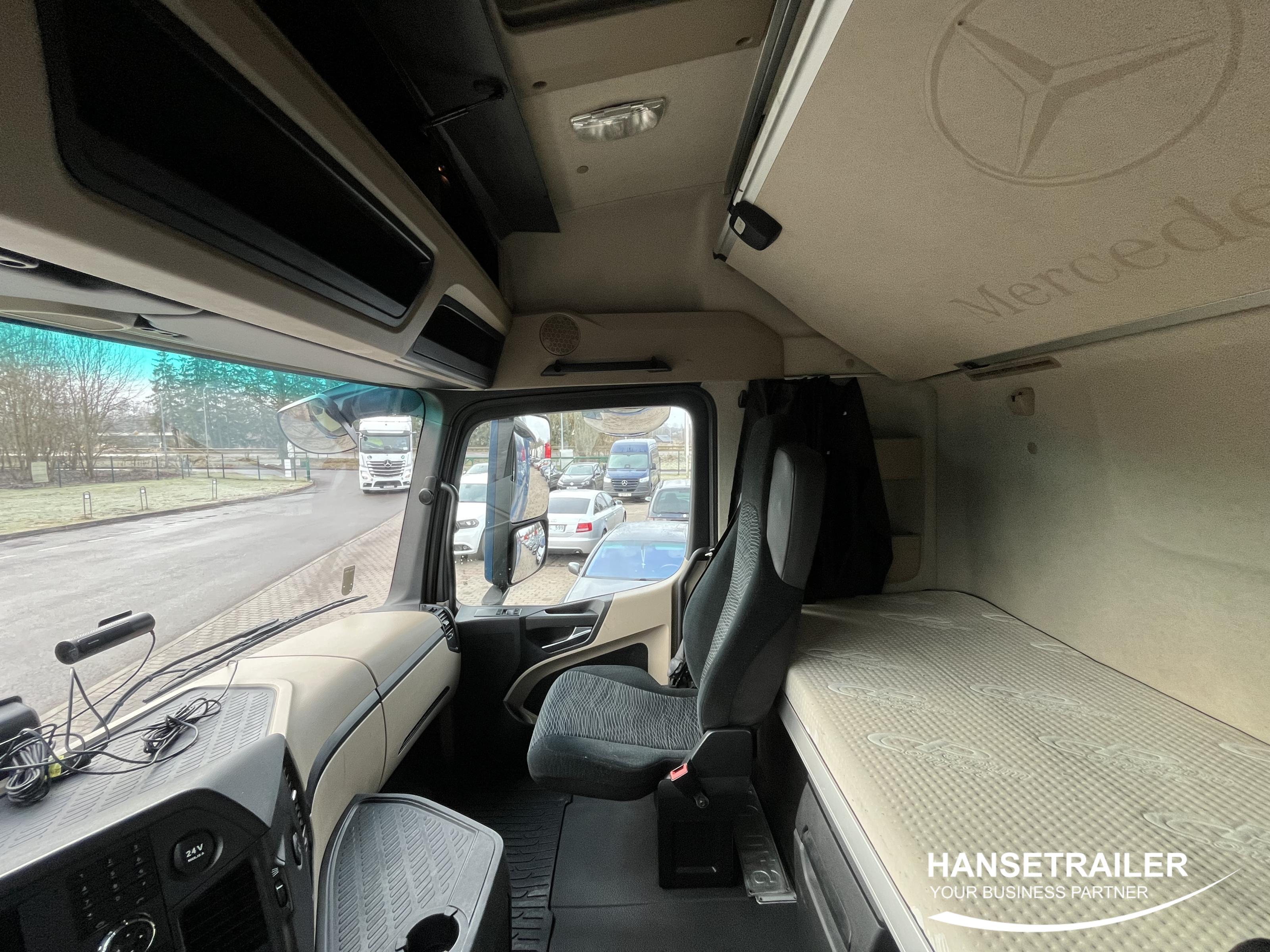 2018 Тягач 4x2 Mercedes-Benz Actros 1845 Mega Low Deck