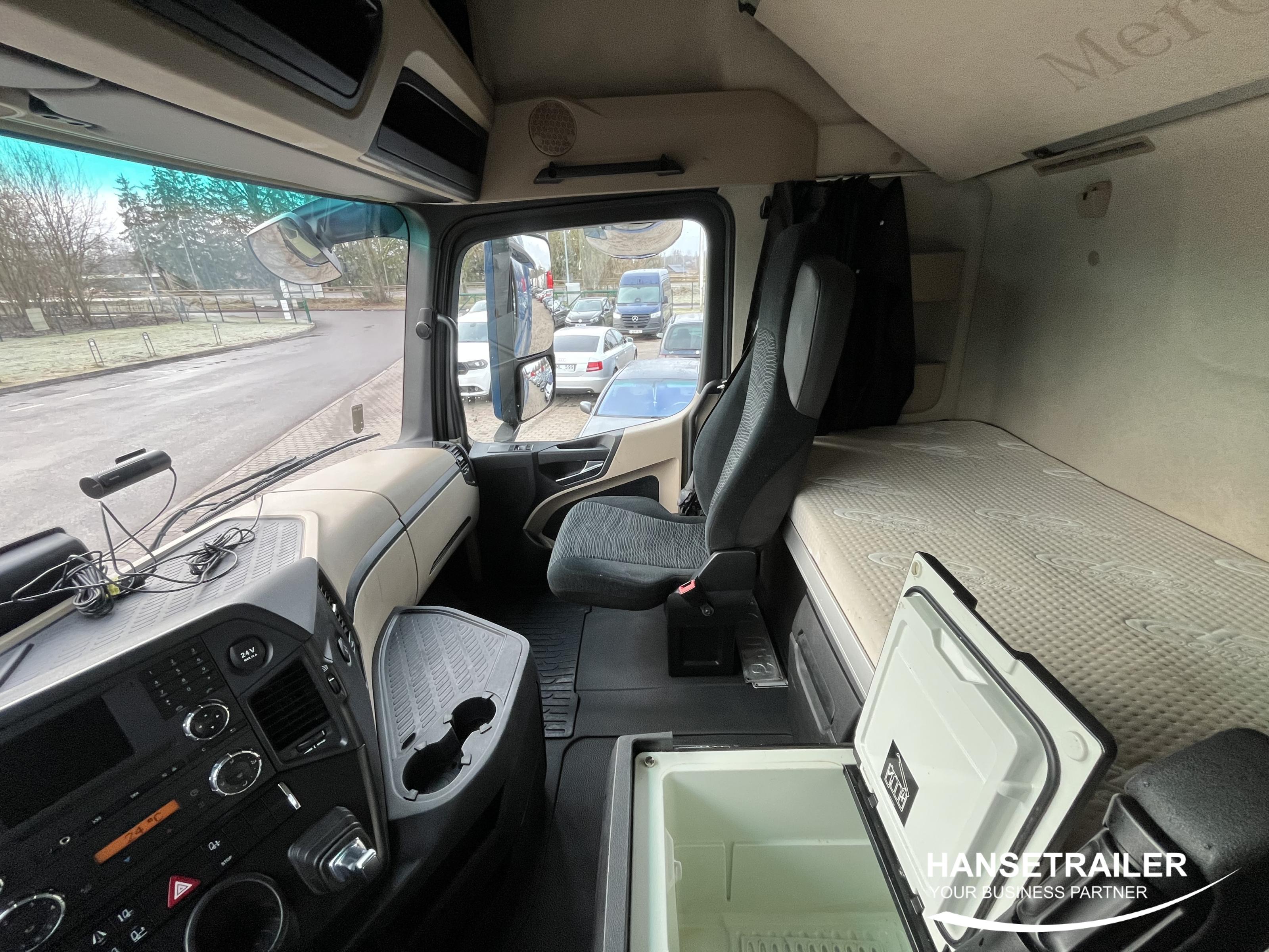 2018 Тягач 4x2 Mercedes-Benz Actros 1845 Mega Low Deck