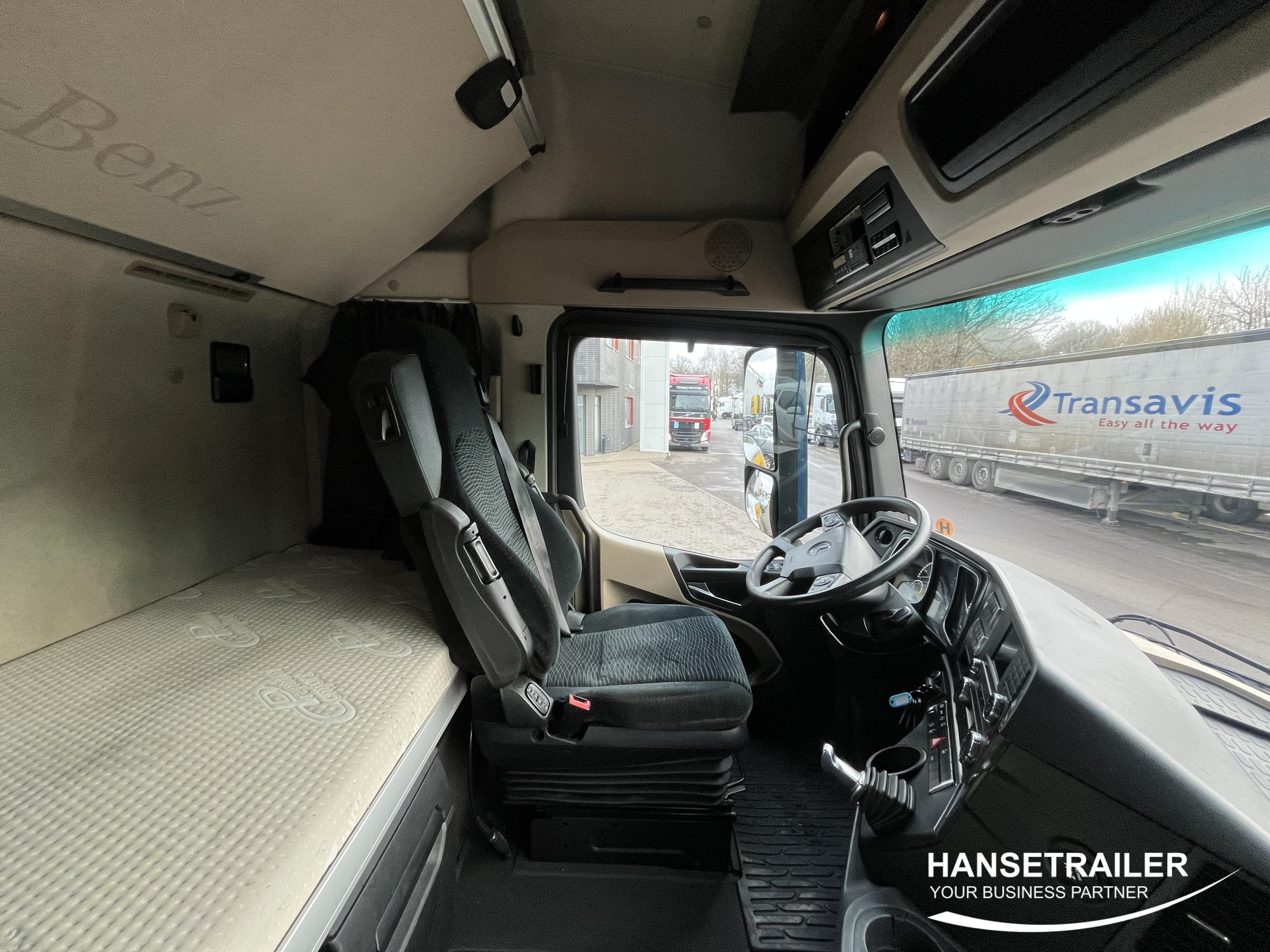 2018 Тягач 4x2 Mercedes-Benz Actros 1845 Mega Low Deck