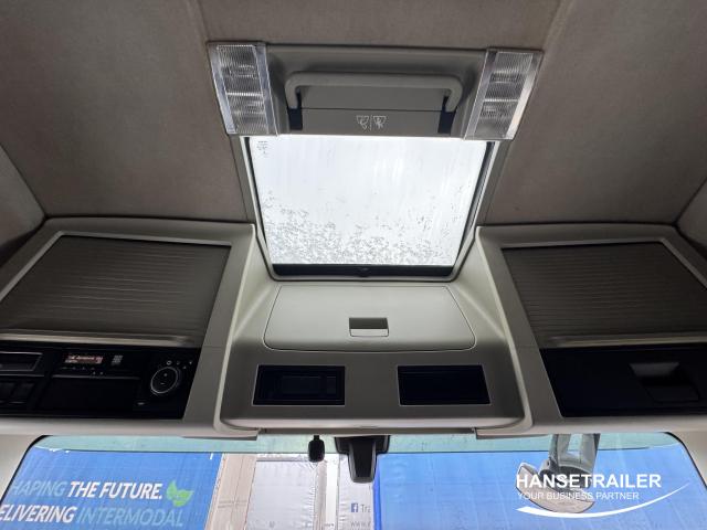 Volvo FH Mega Low Deck