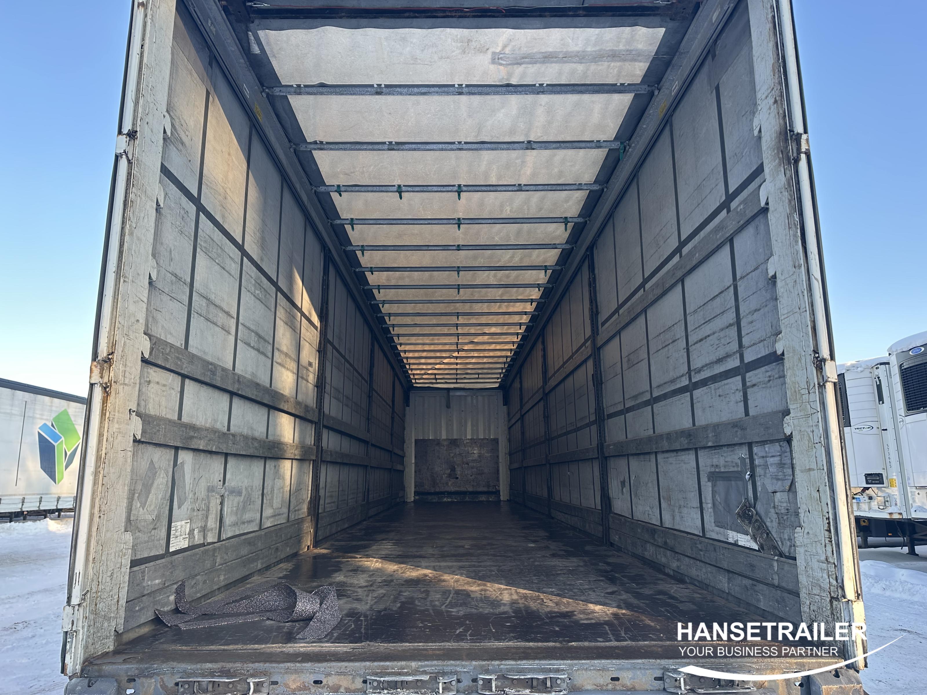 2017 Semitrailer Curtainsider Krone SD Lift Axle