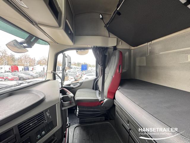 Volvo FH Mega Low Deck