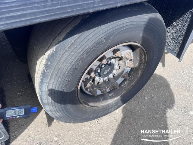 Schmitz SCS 24/L 426508 km  Mega Low Deck