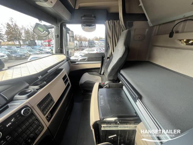 MAN TGX 18.470 Mega Low Deck