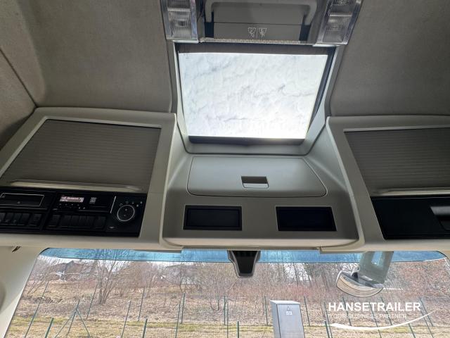 Volvo FH Mega Low Deck