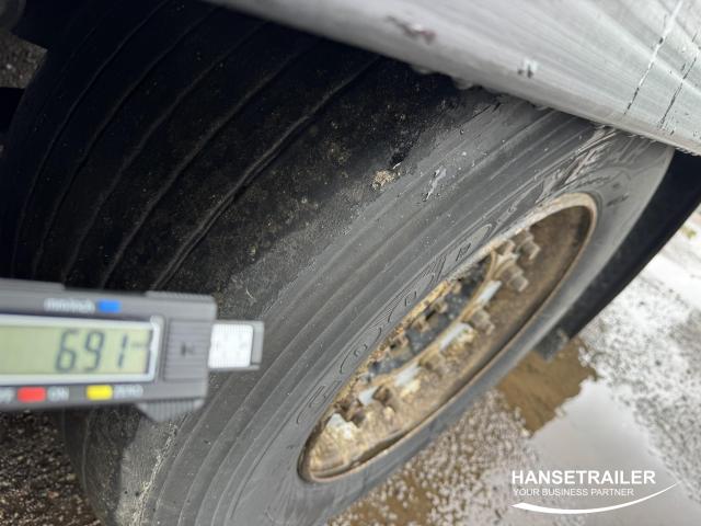 Schmitz SCS 24/L Mega Lowdeck