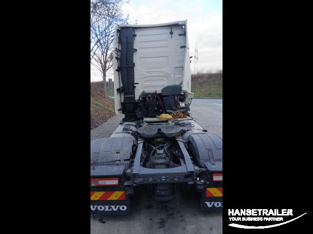 Volvo FH Damaged