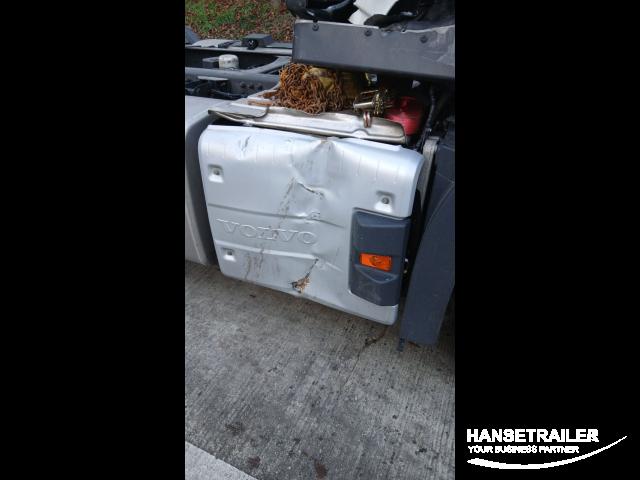 Volvo FH Damaged
