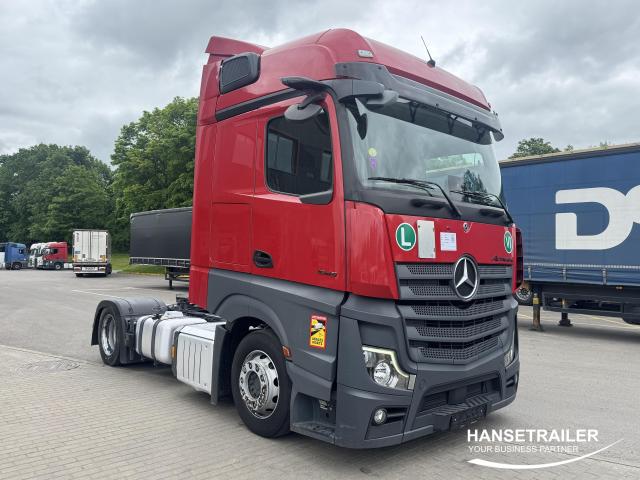 Mercedes-Benz Actros 1845 Mega Arriving Atvyksta