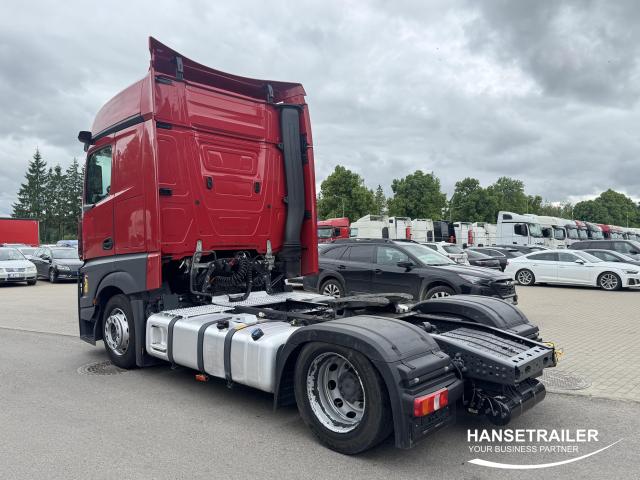 Mercedes-Benz Actros 1845 Mega Arriving Atvyksta