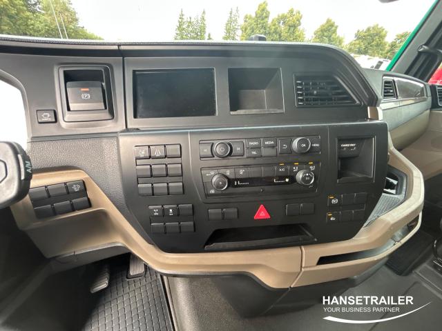 MAN TGX 18.470 Mega Low Deck