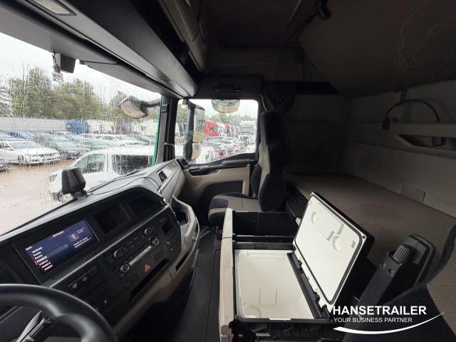 MAN TGX 18.470 Mega Low Deck