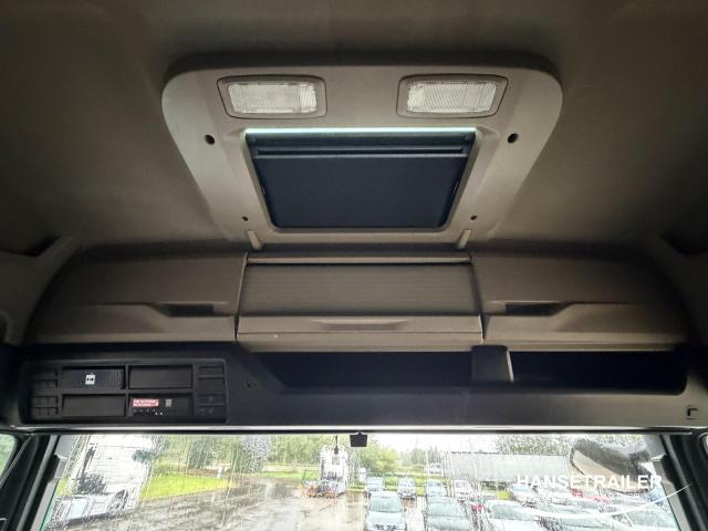 MAN TGX 18.470 Mega Low Deck
