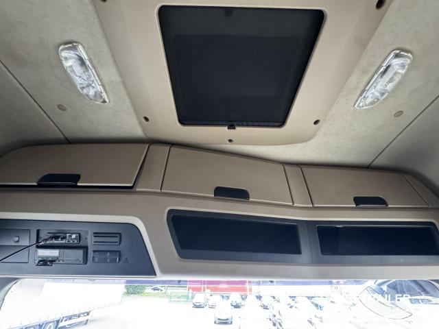 Mercedes-Benz Actros 1845 Mega Low Deck
